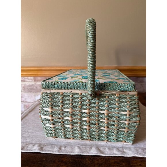 Vintage Dritz Wicker Sewing Basket With Floral Lining & Snap Closure and Handle - Picture 7 of 16